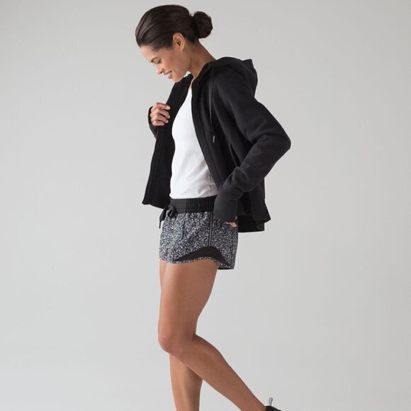 lululemon athletica Pants - Lululemon Hotty Hot Short (2 1/2" )